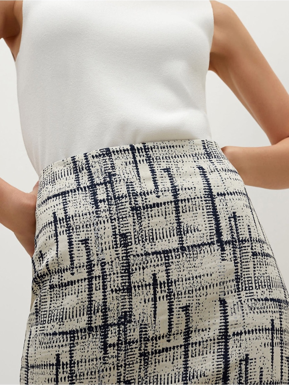 MM. Lafleur Navy and Cream Pencil Skirt with Grid Texture
